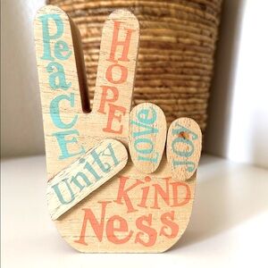 Wooden Home Decor 🌸 Sign with Hope Peace